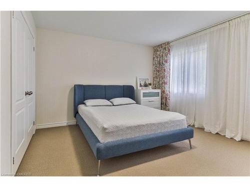 971 Reimer Common, Burlington, ON - Indoor Photo Showing Bedroom