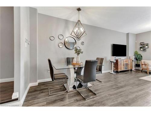 20-35 Midhurst Heights, Stoney Creek, ON - Indoor Photo Showing Dining Room