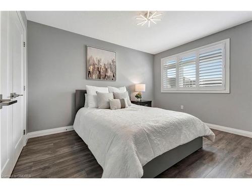 20-35 Midhurst Heights, Stoney Creek, ON - Indoor Photo Showing Bedroom