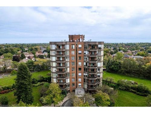 305-1903 Pilgrims Way, Oakville, ON - Outdoor With Balcony