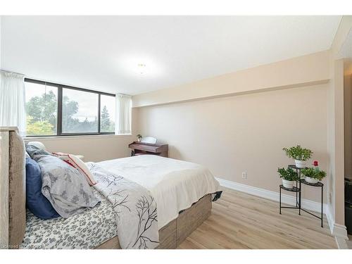 508-40 Richview Road, Toronto, ON - Indoor Photo Showing Bedroom