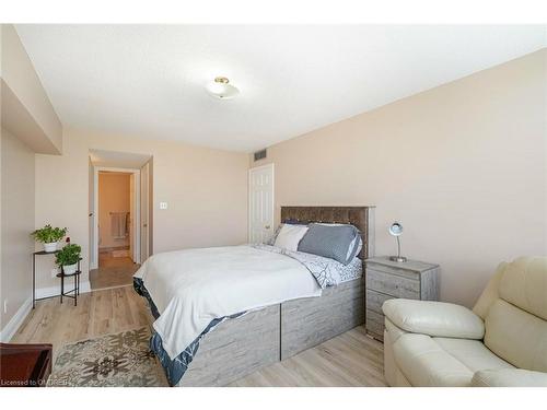 508-40 Richview Road, Toronto, ON - Indoor Photo Showing Bedroom