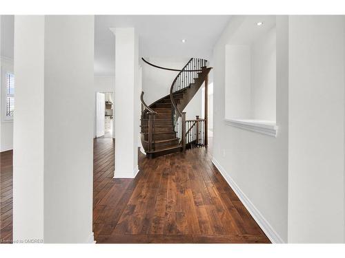 4214 Amaletta Crescent, Burlington, ON - Indoor Photo Showing Other Room