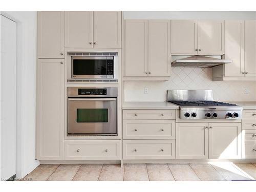 4214 Amaletta Crescent, Burlington, ON - Indoor Photo Showing Kitchen