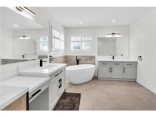 4214 Amaletta Crescent, Burlington, ON - Indoor Photo Showing Bathroom