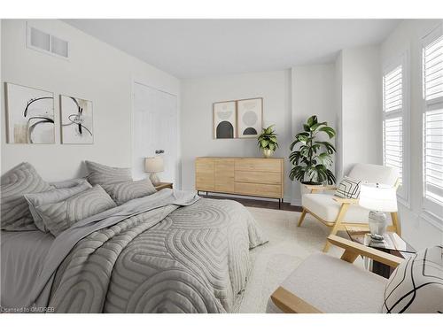 4214 Amaletta Crescent, Burlington, ON - Indoor Photo Showing Bedroom