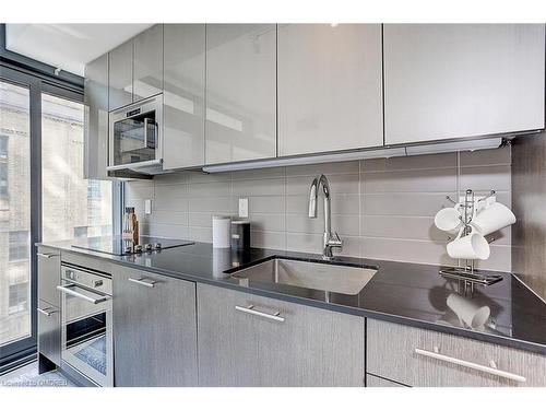 414-403 Church Street, Toronto, ON - Indoor Photo Showing Kitchen With Upgraded Kitchen