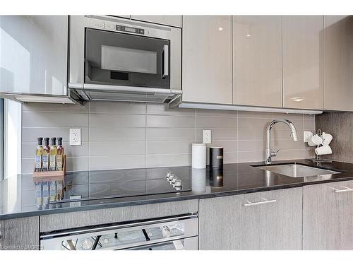 414-403 Church Street, Toronto, ON - Indoor Photo Showing Kitchen With Upgraded Kitchen