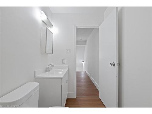 19-41 Valleyview Road, Kitchener, ON - Indoor Photo Showing Bathroom