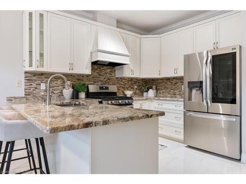 4644 Kearse Street, Burlington, ON - Indoor Photo Showing Kitchen With Stainless Steel Kitchen With Upgraded Kitchen