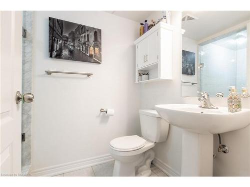 25-2480 Post Road, Oakville, ON - Indoor Photo Showing Bathroom