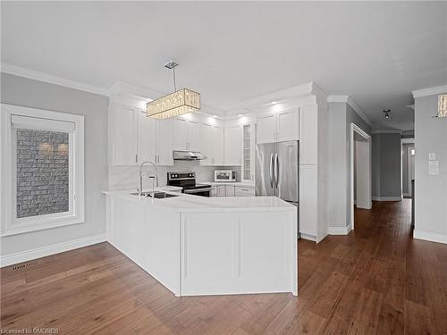 3104 Cardross Court, Oakville, ON - Indoor Photo Showing Kitchen