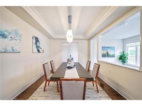 211 Sixteen Mile Drive, Oakville, ON - Indoor Photo Showing Dining Room