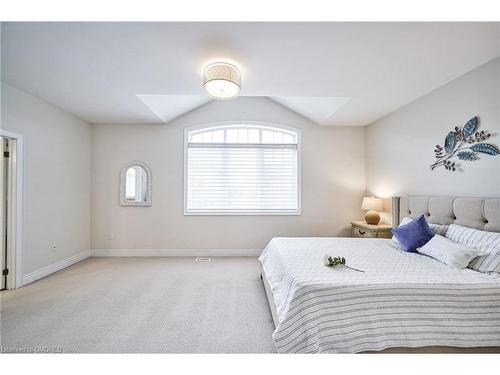 211 Sixteen Mile Drive, Oakville, ON - Indoor Photo Showing Bedroom