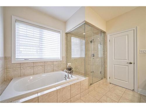 211 Sixteen Mile Drive, Oakville, ON - Indoor Photo Showing Bathroom