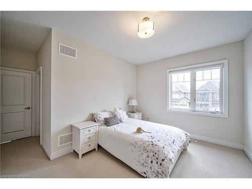 211 Sixteen Mile Drive, Oakville, ON - Indoor Photo Showing Bedroom