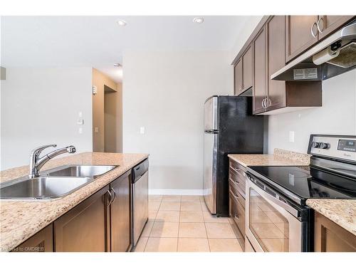 6-2435 Greenwich Drive, Oakville, ON - Indoor Photo Showing Kitchen With Double Sink