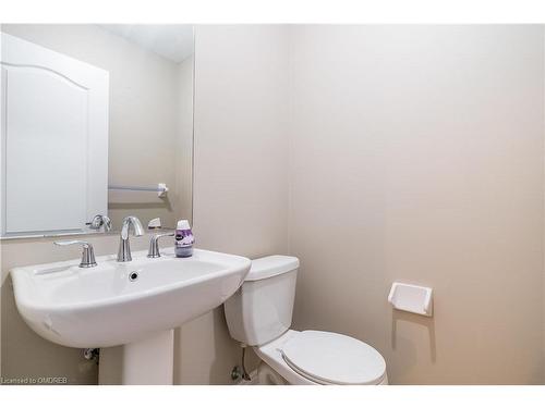 6-2435 Greenwich Drive, Oakville, ON - Indoor Photo Showing Bathroom