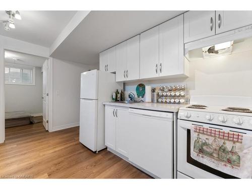 18 Viger Drive, Welland, ON - Indoor Photo Showing Kitchen