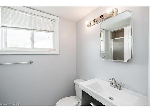 Main Fl-271 Carson Drive, Hamilton, ON - Indoor Photo Showing Bathroom