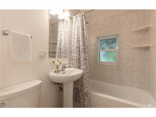 26 Peking Road, Toronto, ON - Indoor Photo Showing Bathroom