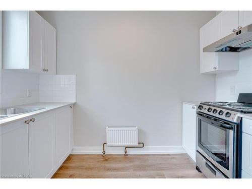 10-133 Prospect Street S, Hamilton, ON - Indoor Photo Showing Kitchen