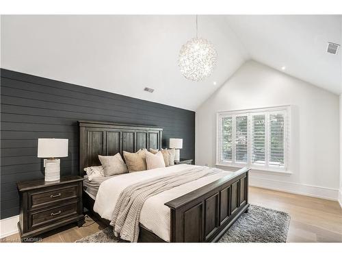 231 Wedgewood Drive, Oakville, ON - Indoor Photo Showing Bedroom