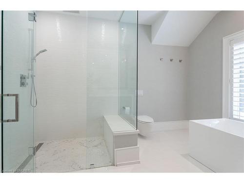 231 Wedgewood Drive, Oakville, ON - Indoor Photo Showing Bathroom