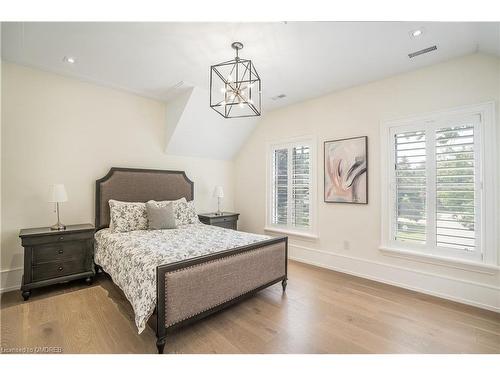 231 Wedgewood Drive, Oakville, ON - Indoor Photo Showing Bedroom