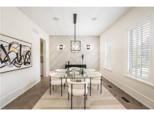 231 Wedgewood Drive, Oakville, ON - Indoor Photo Showing Dining Room