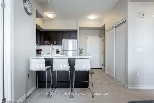 307-640 Sauve Street, Milton, ON - Indoor Photo Showing Kitchen