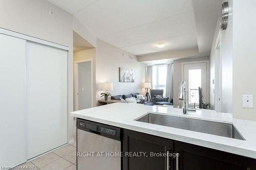 307-640 Sauve Street, Milton, ON - Indoor Photo Showing Kitchen