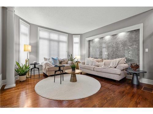 11 Treeview Crescent, Caledon, ON - Indoor Photo Showing Living Room