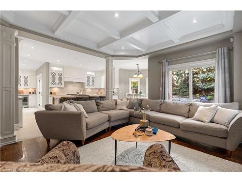 11 Treeview Crescent, Caledon, ON - Indoor Photo Showing Living Room