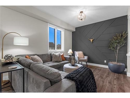 985 Audrey Place, Kitchener, ON - Indoor Photo Showing Living Room