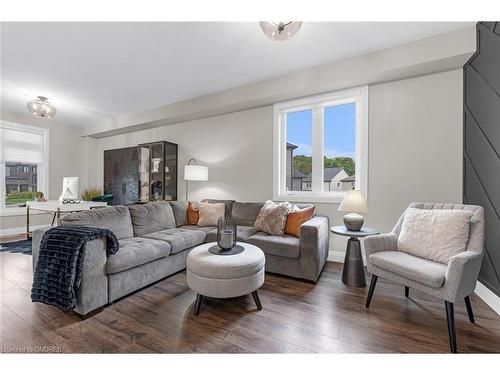 985 Audrey Place, Kitchener, ON - Indoor Photo Showing Living Room