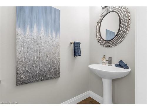 985 Audrey Place, Kitchener, ON - Indoor Photo Showing Bathroom