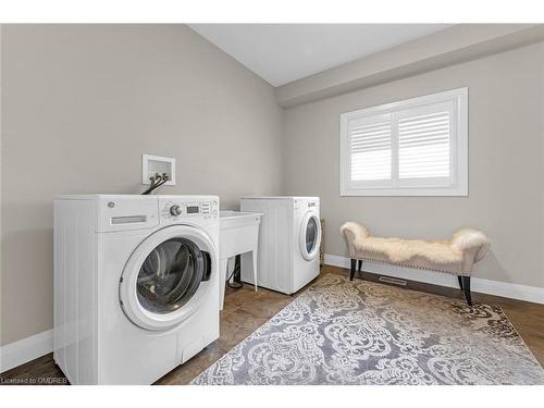 985 Audrey Place, Kitchener, ON - Indoor Photo Showing Laundry Room