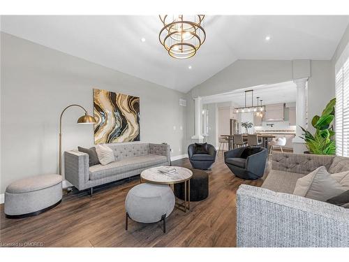 985 Audrey Place, Kitchener, ON - Indoor Photo Showing Living Room