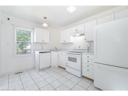 73 Hope Avenue, Hamilton, ON - Indoor Photo Showing Kitchen