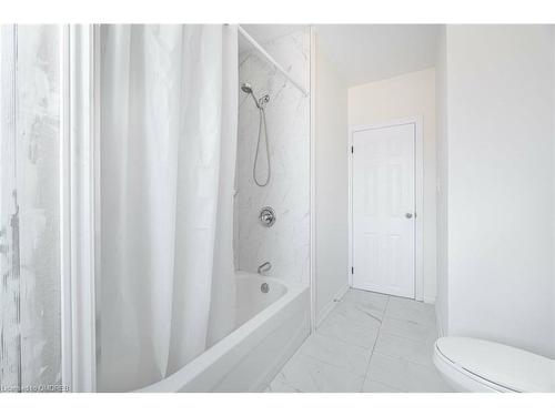 73 Hope Avenue, Hamilton, ON - Indoor Photo Showing Bathroom