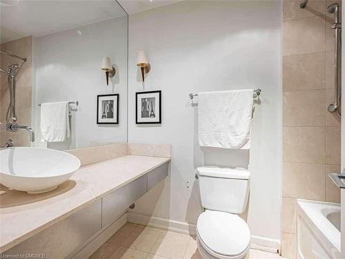 609-36 Blue Jays Way, Toronto, ON - Indoor Photo Showing Bathroom