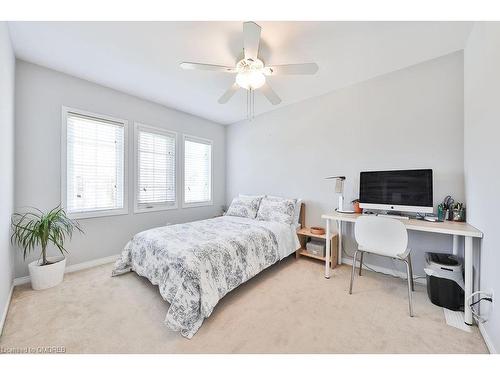 2185 Sutton Drive, Burlington, ON - Indoor Photo Showing Bedroom