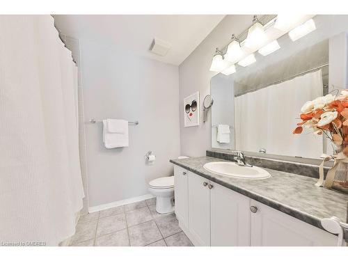 2185 Sutton Drive, Burlington, ON - Indoor Photo Showing Bathroom