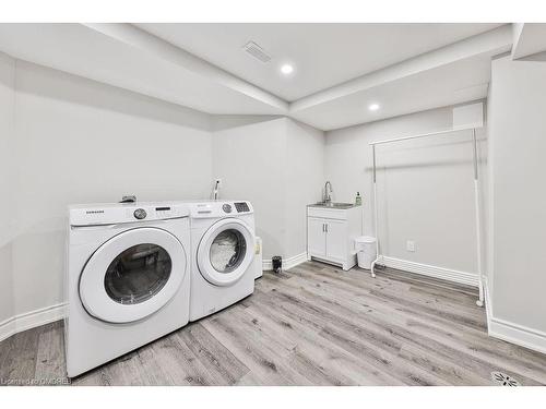 2185 Sutton Drive, Burlington, ON - Indoor Photo Showing Laundry Room