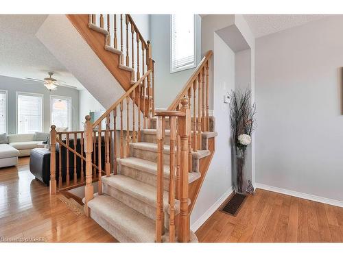 2185 Sutton Drive, Burlington, ON - Indoor Photo Showing Other Room