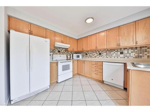 2185 Sutton Drive, Burlington, ON - Indoor Photo Showing Kitchen With Double Sink