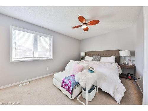 2185 Sutton Drive, Burlington, ON - Indoor Photo Showing Bedroom