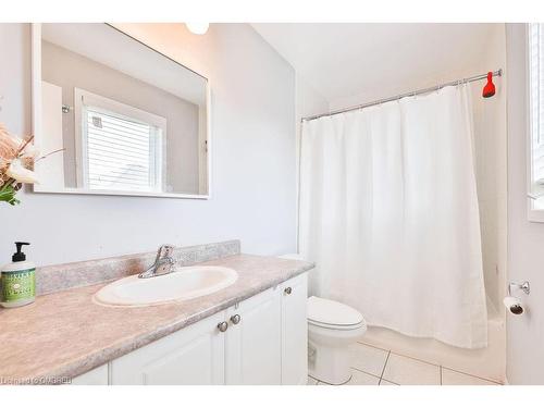 2185 Sutton Drive, Burlington, ON - Indoor Photo Showing Bathroom