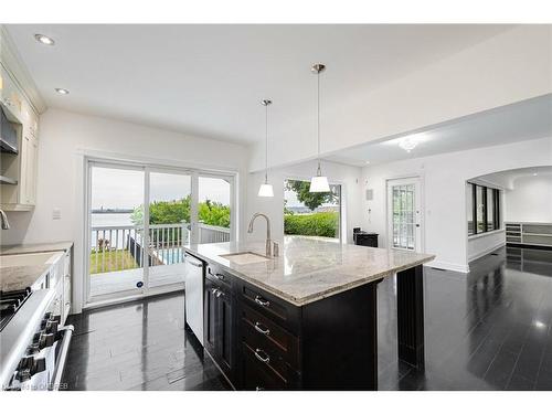 258 Northshore Boulevard W, Burlington, ON - Indoor Photo Showing Kitchen With Upgraded Kitchen